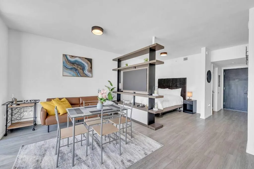 Lovely 1-bedroom Unit Downtown Miami/arena View Apartment
