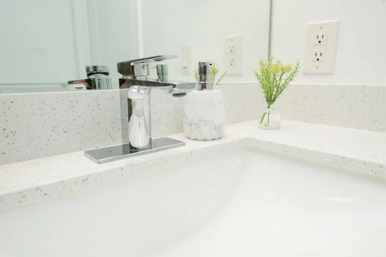 Semesterbostad 2bed 2 Bath Airbnb Friendly Building With Pool, Hot Tub, And Gym Miami