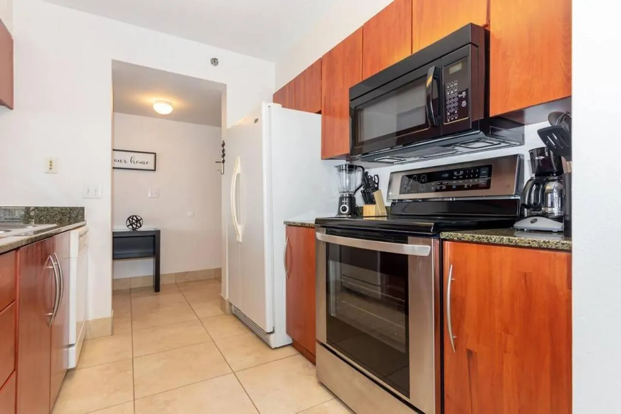 2 Bedroom, 2 Bathroom Den Brickell Pool, Hot Tub, And Gym Miami