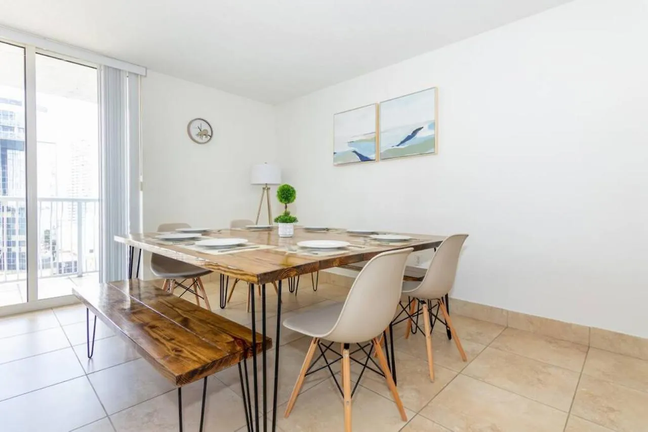 Apartment 2 Bedroom, 2 Bathroom Den Brickell Pool, Hot Tub, And Gym