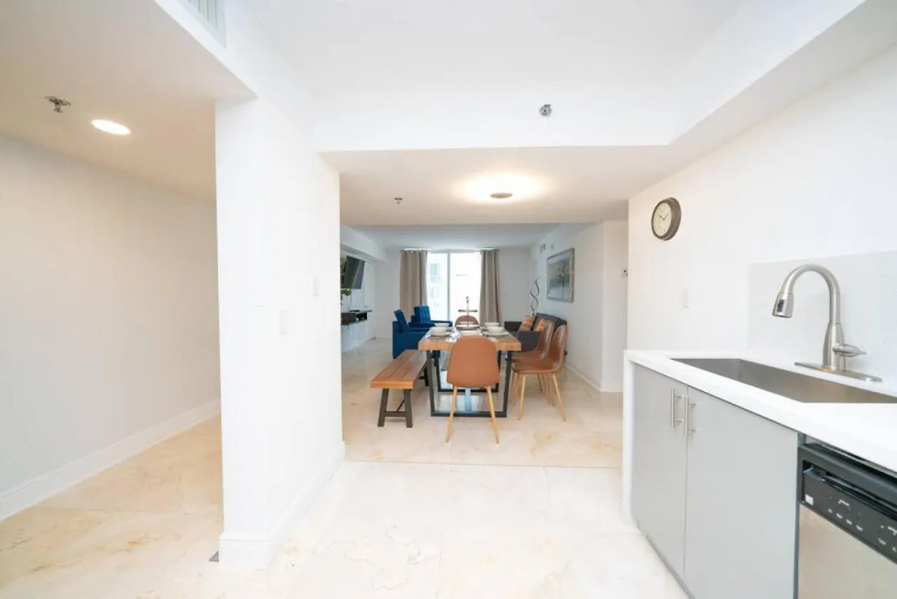Semesterbostad 2bed 2 Bath Airbnb Friendly Building With Pool, Hot Tub, And Gym Miami