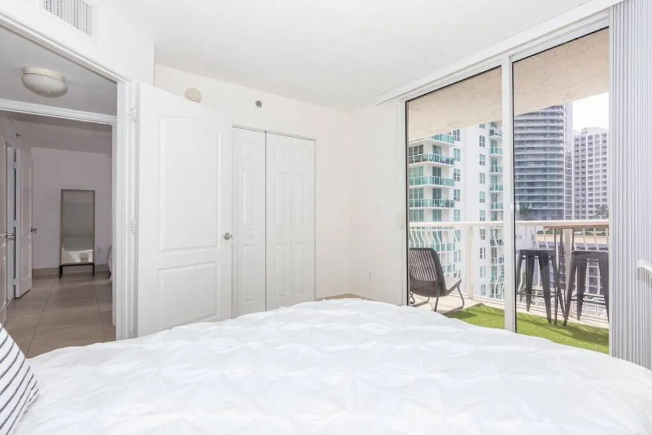 Apartment 2 Bedroom, 2 Bathroom Den Brickell Pool, Hot Tub, And Gym Miami