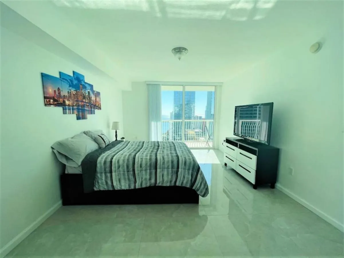 Airbnb-friendly Balcony Brickell With Parking Feriehus