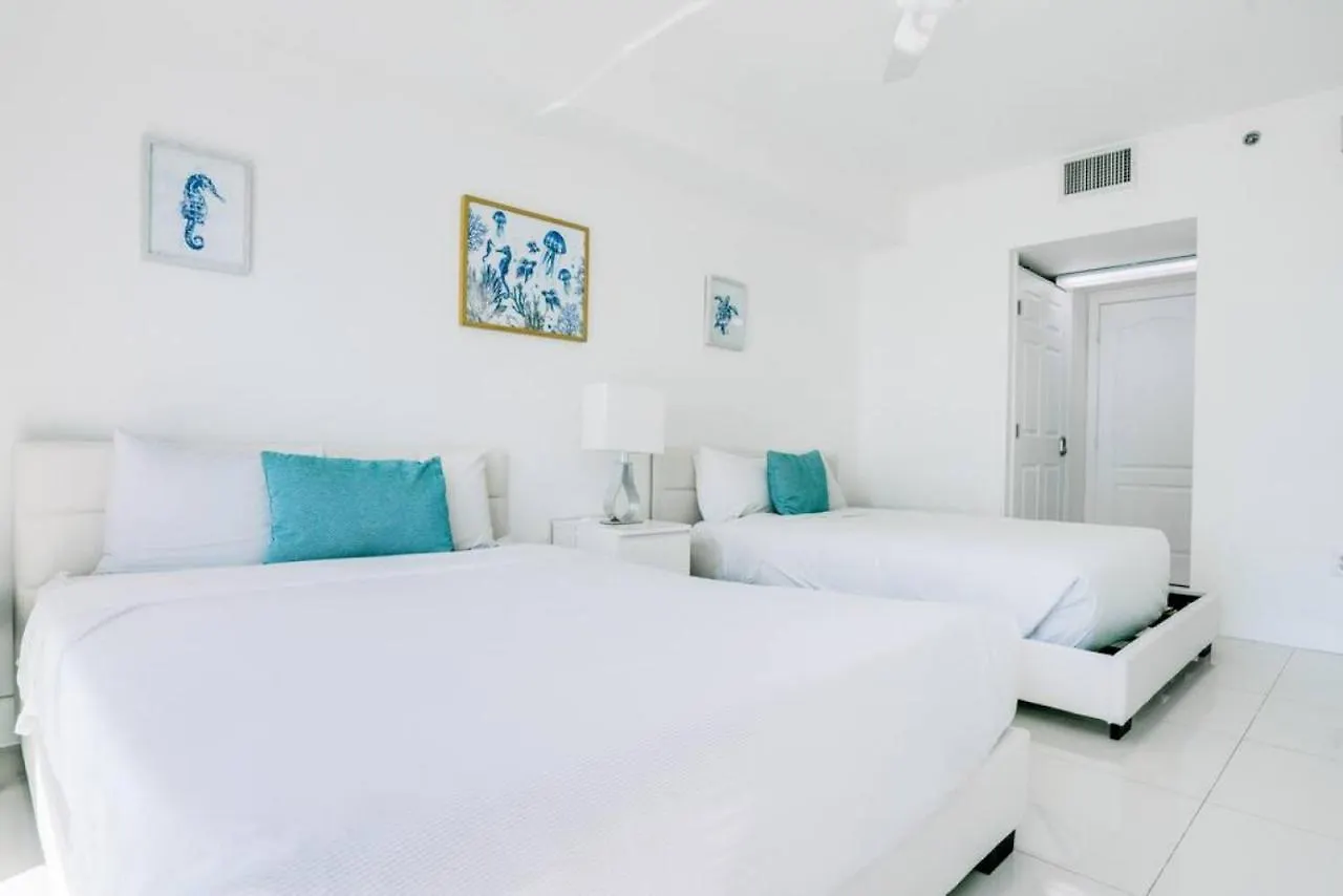 Penthouse With Ocean And Views In Lux Brickell Sleeps 4 *