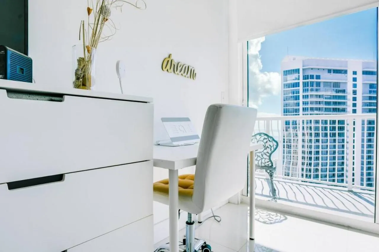 Penthouse With Ocean And Views In Lux Brickell Sleeps 4 Casa de Férias Miami