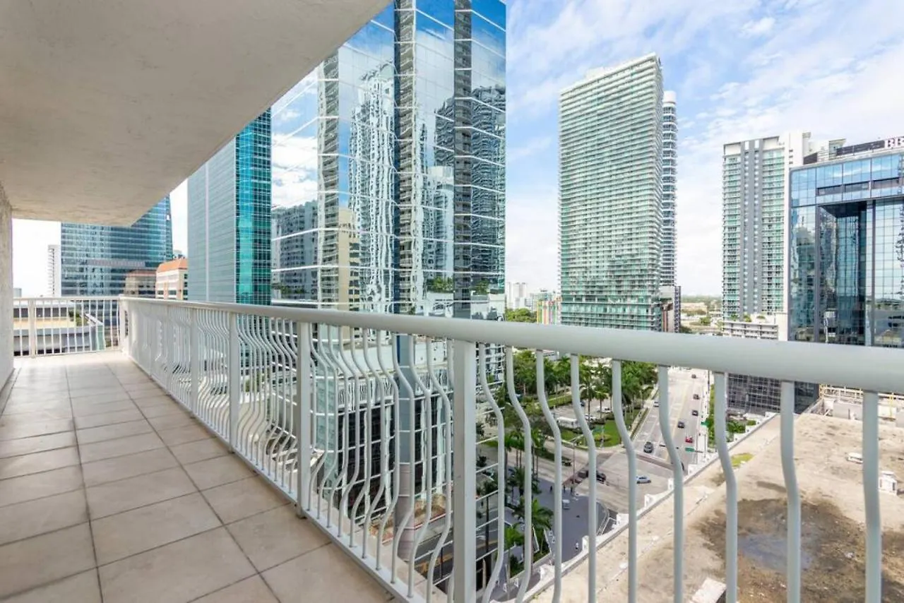 2 Bedroom, 2 Bathroom Den Brickell Pool, Hot Tub, And Gym * Miami