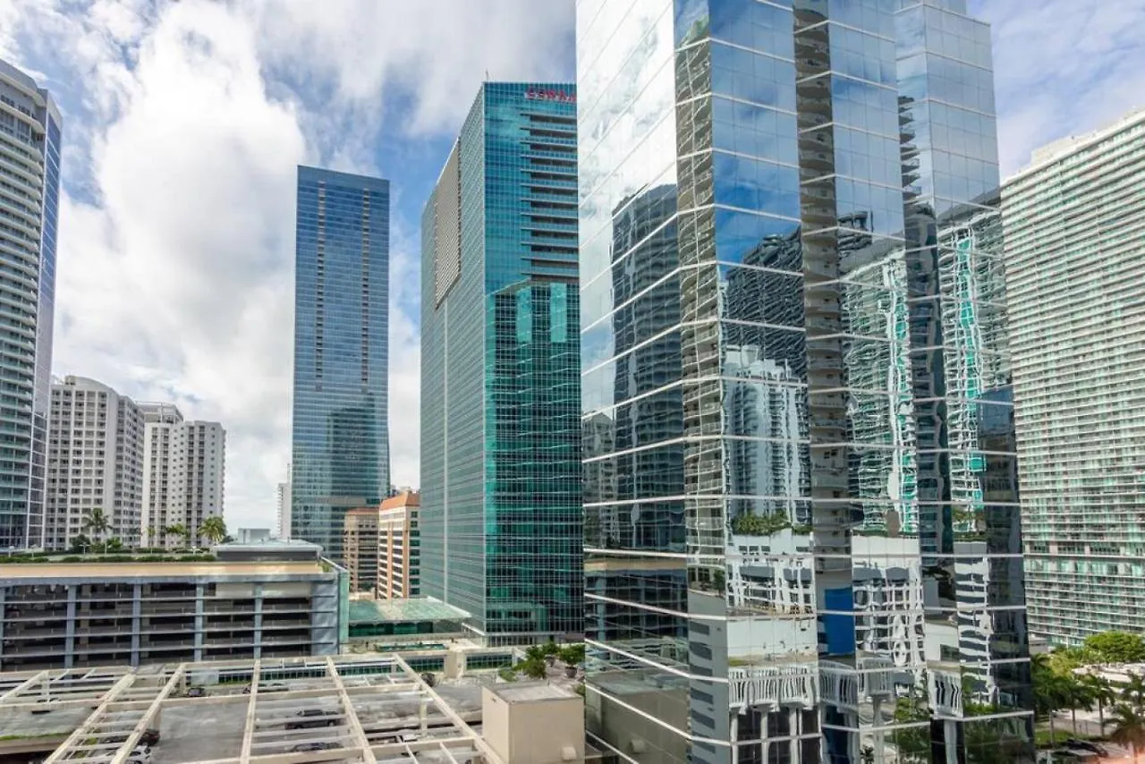 2 Bedroom, 2 Bathroom Den Brickell Pool, Hot Tub, And Gym * Miami