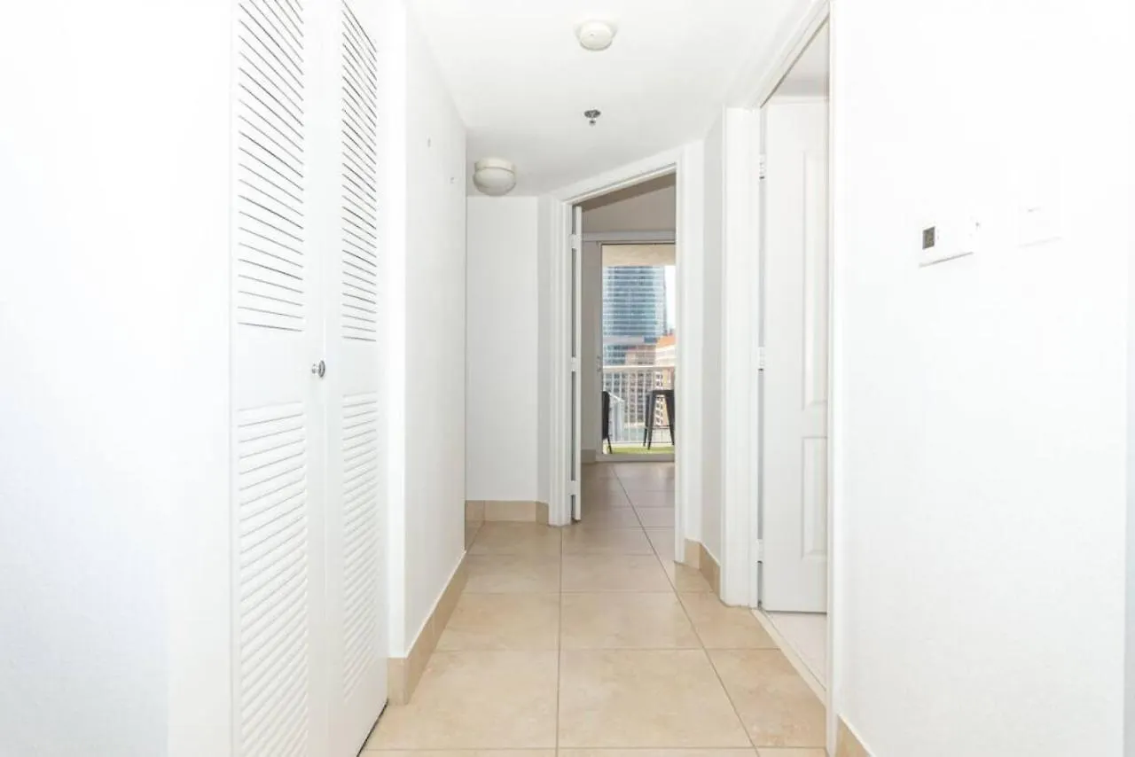 2 Bedroom, 2 Bathroom Den Brickell Pool, Hot Tub, And Gym Apartment