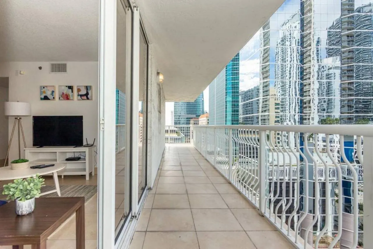 2 Bedroom, 2 Bathroom Den Brickell Pool, Hot Tub, And Gym Miami