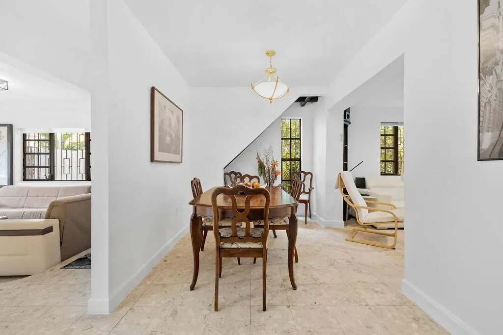 Prázdninový dům Little Havana Retreat - Newly Remodeled By Loan Depot Stadium!
