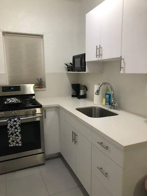 Comfortable Modern Apartment- Location.