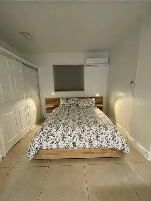 Apartment Comfortable Modern Apartment- Location. *