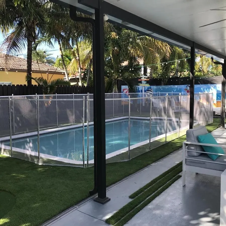 Semesterbostad Luxury Oasis - Heated Pool, Game Extravaganza L44 Miami