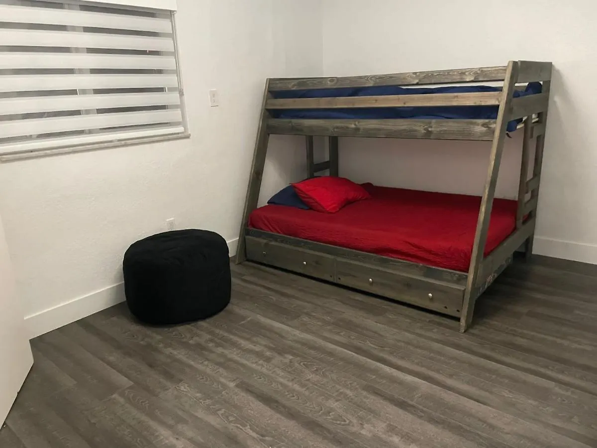 Cozy Triplex Centrally Located Holiday home