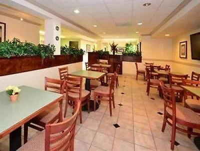 Comfort Miami Airport North Hotel 3*