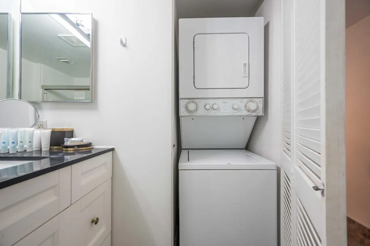 Luxury 2 Bedrooms Brickell Bay בית נופש