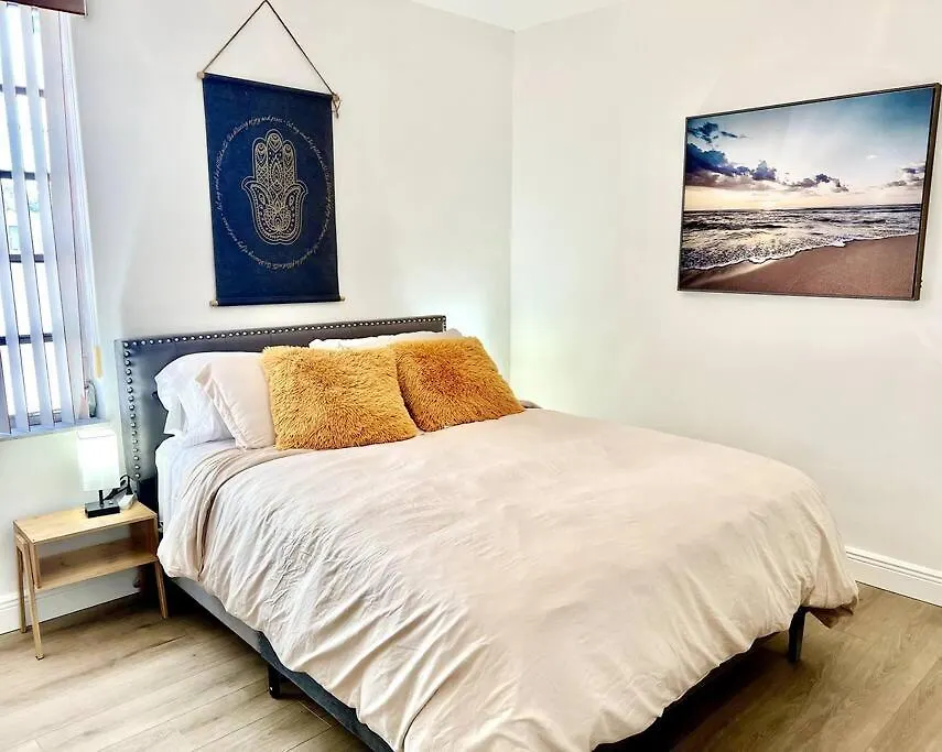 Dom wakacyjny Lush Tropical Big Close To Airport, Calle 8, Coral Gables And Lots Amenities *