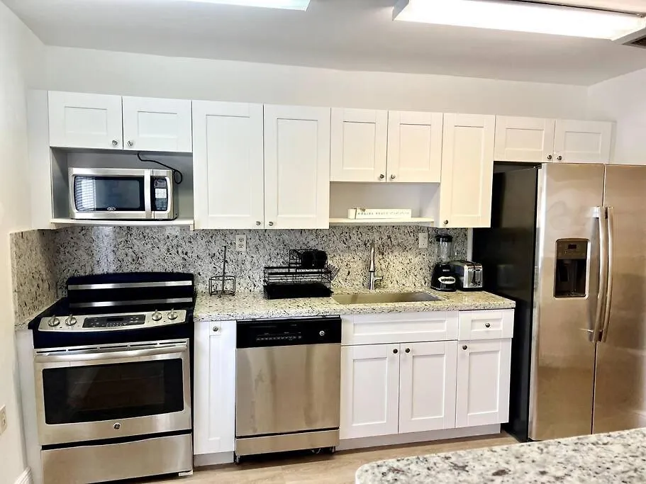 Dom wakacyjny Lush Tropical Big Close To Airport, Calle 8, Coral Gables And Lots Amenities Miami