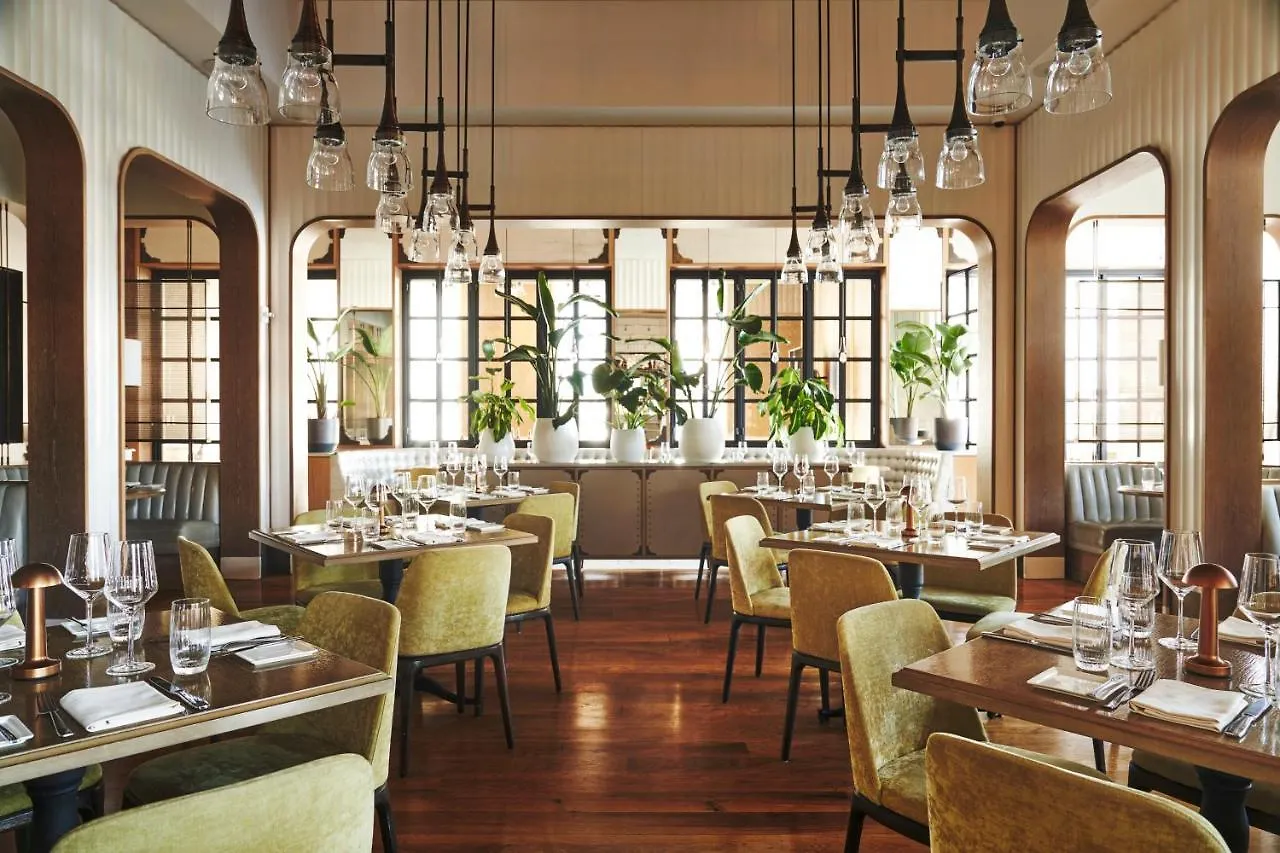Four Seasons Hotel 5*