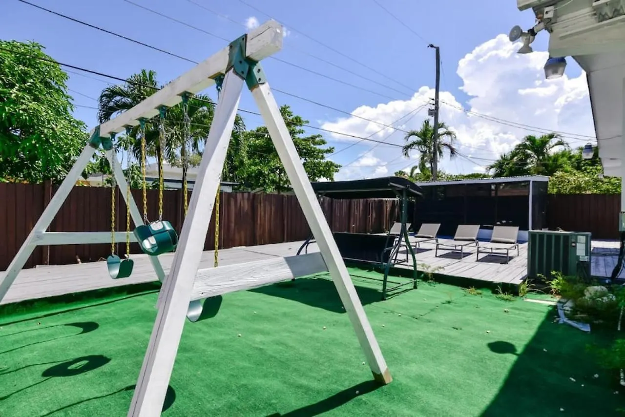 Five Bedroom With Pool In Highland Lakes Near Aventura Mall Miami