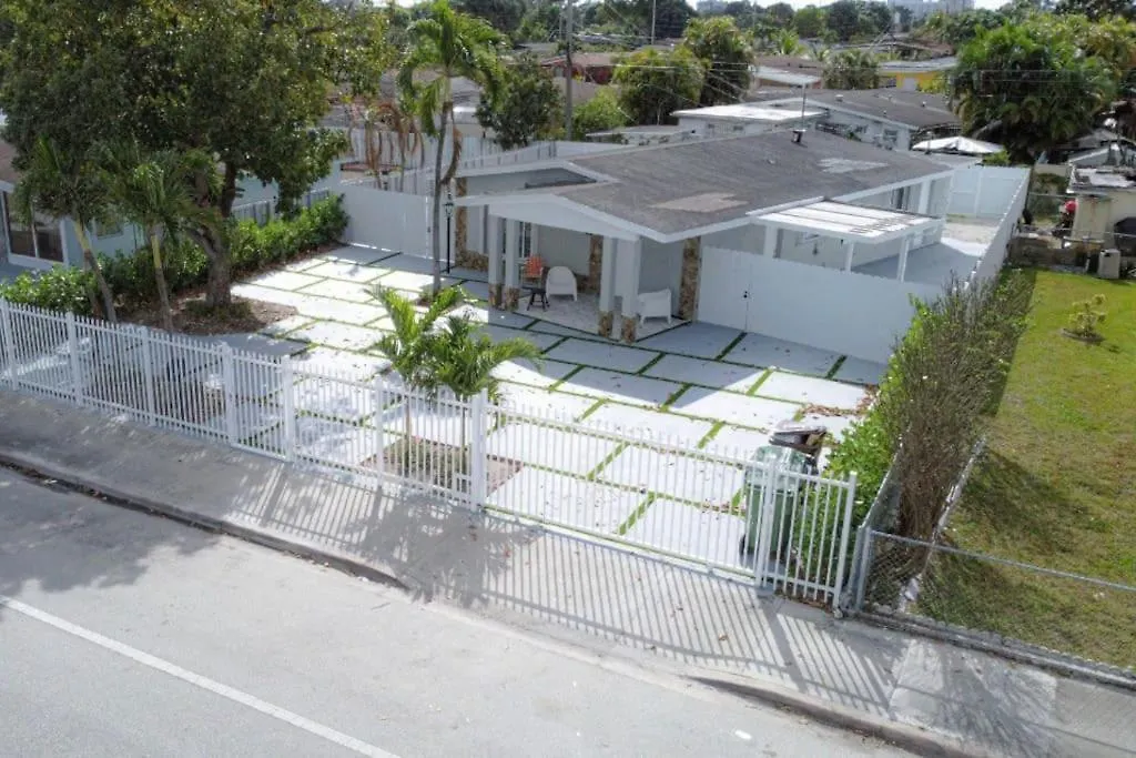 Dream House 4b/2b King Bed Springs, Fl * Miami