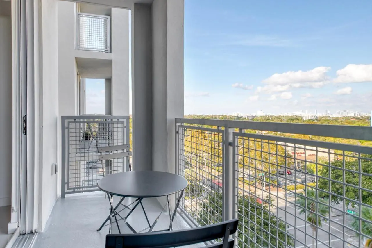 Coral Gables 1br W Wd Pool Nr Miracle Mile Mia-66 *