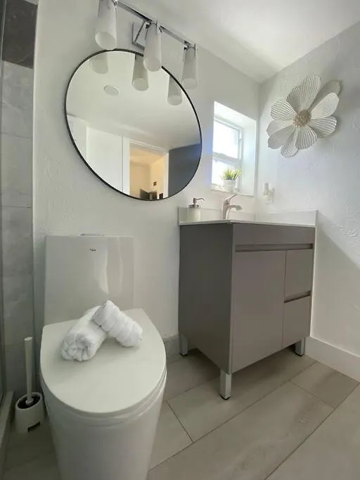 Dream House 4b/2b King Bed Springs, Fl Miami