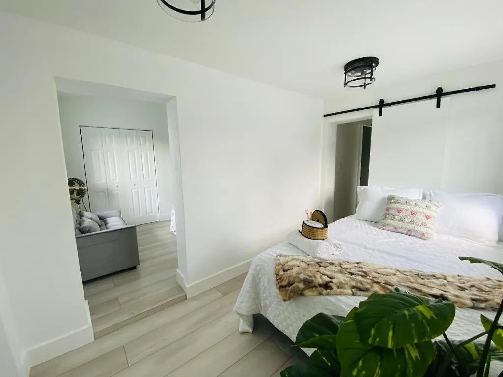 Dream House 4b/2b King Bed Springs, Fl
