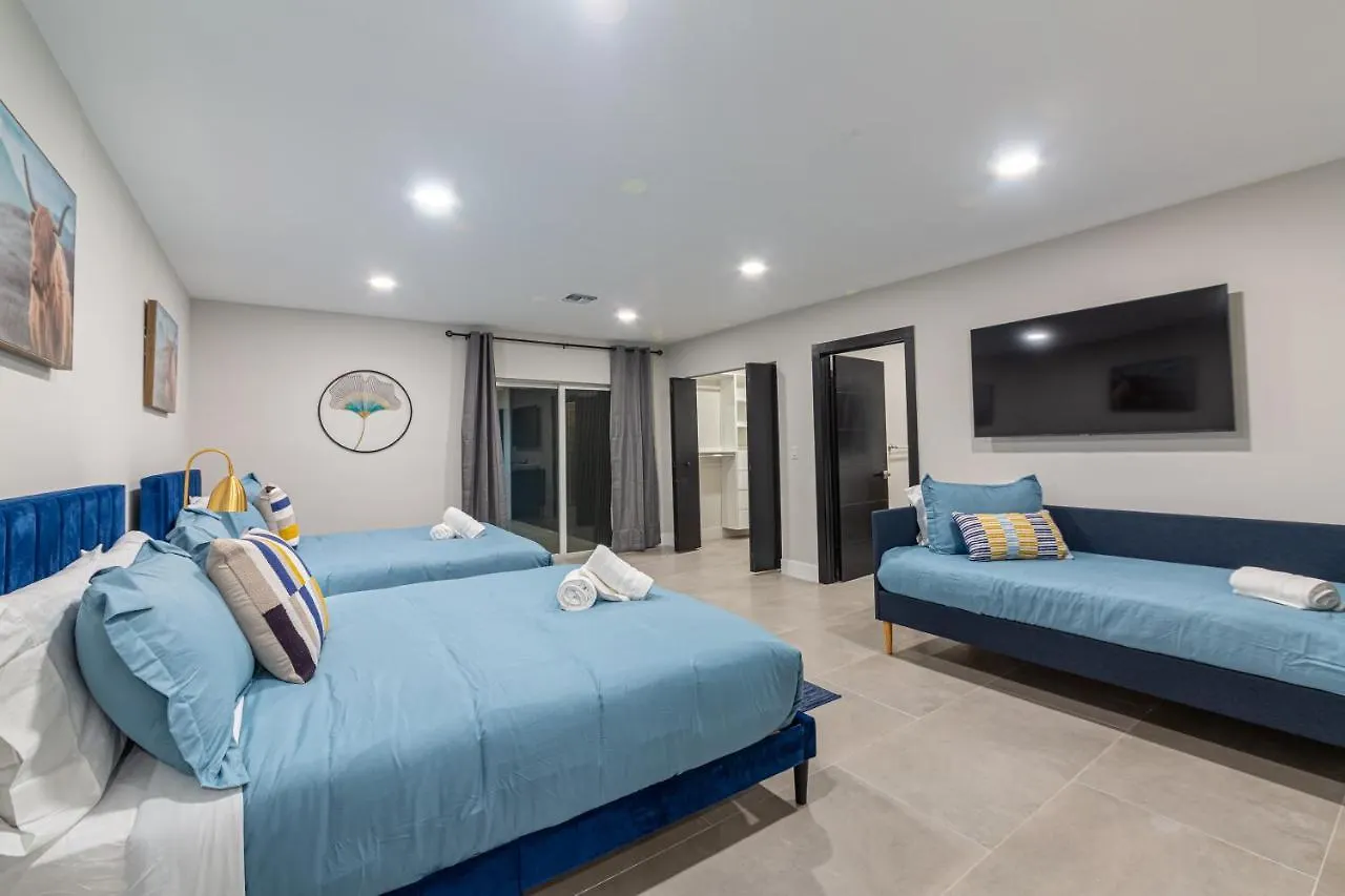 Fantastic North By The Glamhomes * Miami