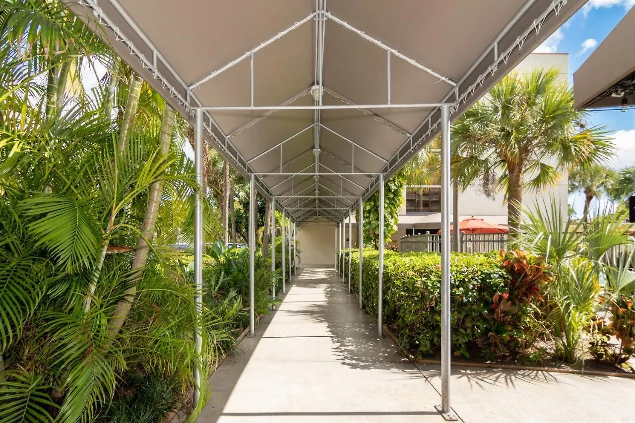 Red Roof Airport Hotel 2*