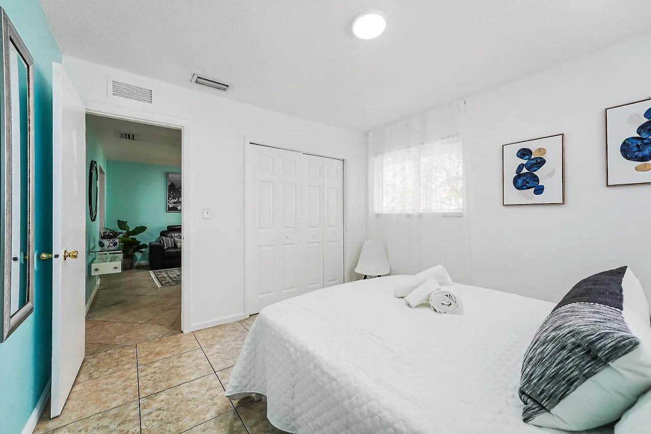 Spacious & Stylish 2br Gem Apartment