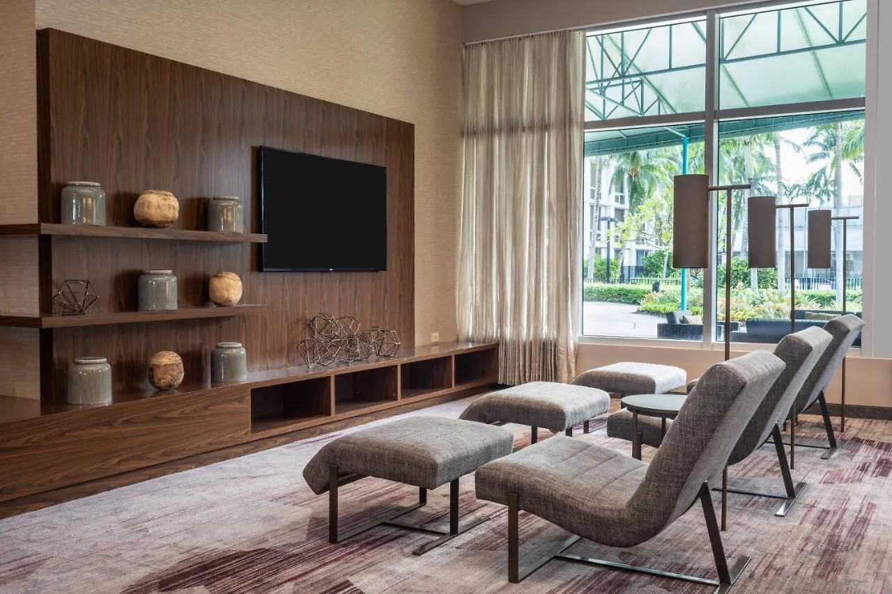 Courtyard By Marriott Airport Hotel 3*