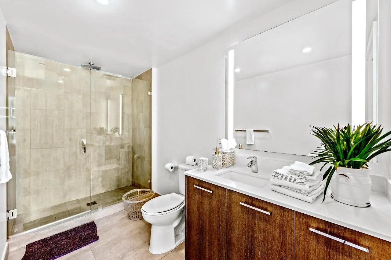 Apartment High! In The Sky! Exclusive Condo! Miami