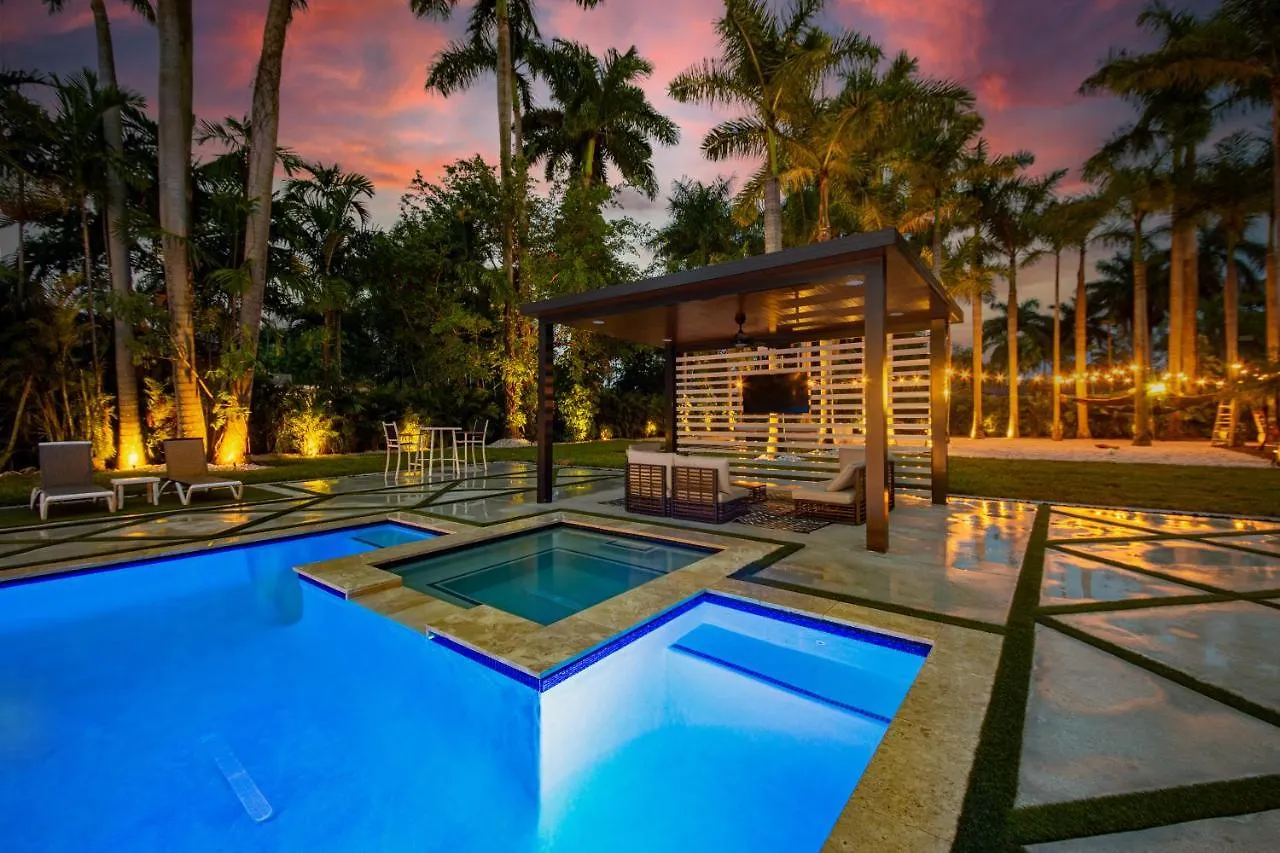 Fantastic North By The Glamhomes *