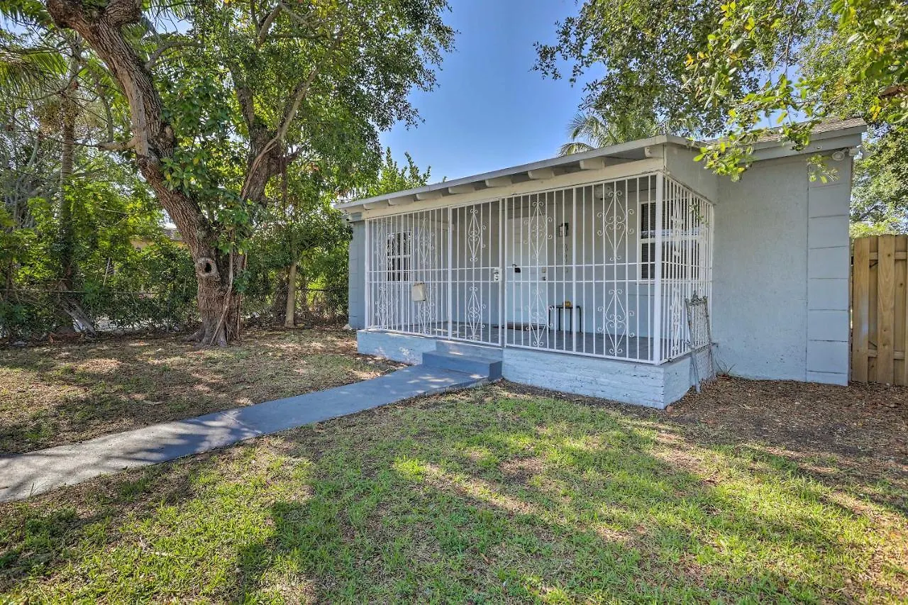 Pet-friendly House About 8 Mi To Beaches! بيت للعطل *