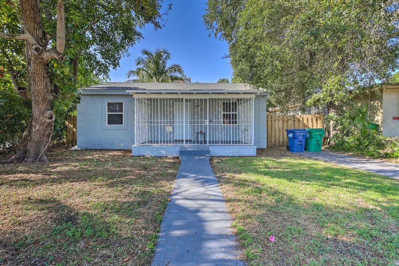 Pet-friendly House About 8 Mi To Beaches! بيت للعطل *