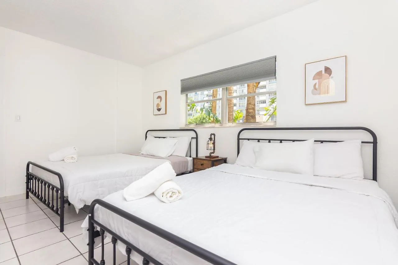 One Bedroom - With Parking & Balcony - Heart Of Wynwood *