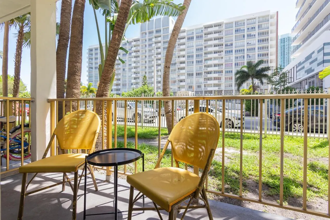 Διαμέρισμα One Bedroom - With Parking & Balcony - Heart Of Wynwood *