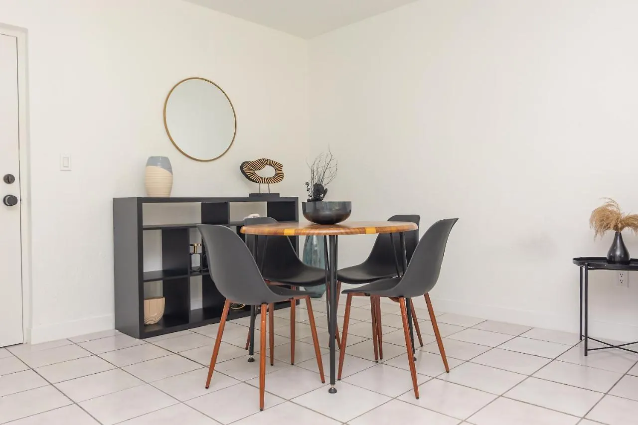 Διαμέρισμα One Bedroom - With Parking & Balcony - Heart Of Wynwood