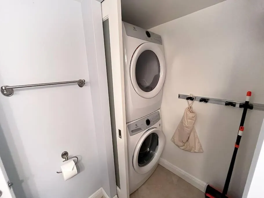 Дом отдыха Coconut Grove Hidden Sanctuary Townhouse