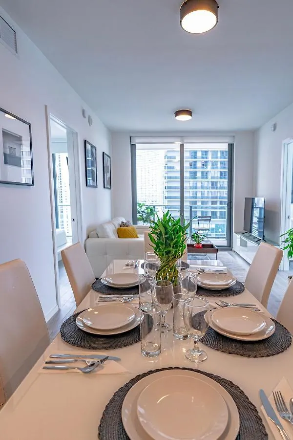 Apartamento Luxurious 2-bed With Breathtaking Bay Views!!