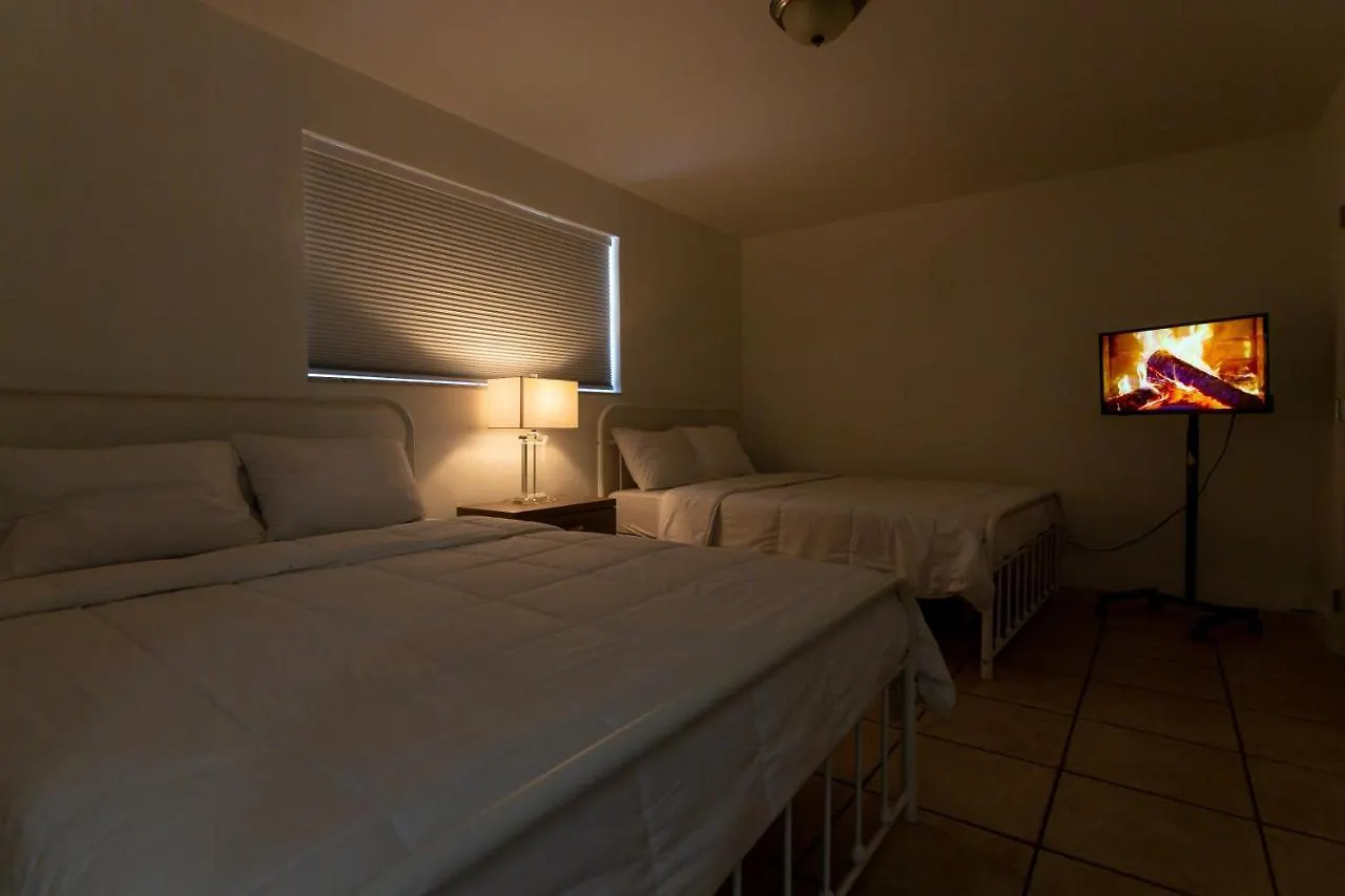 One Bedroom - With Parking & Balcony - Heart Of Wynwood *