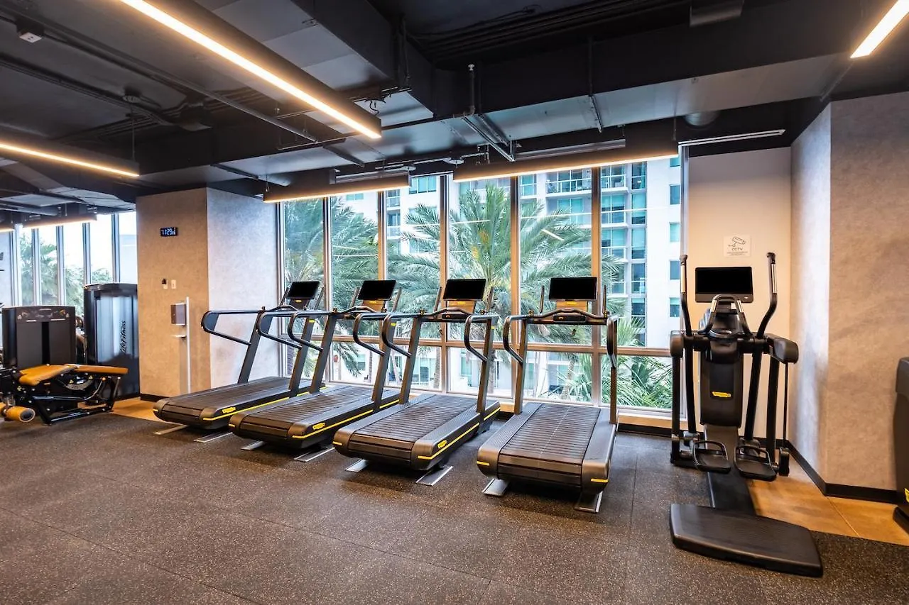 Fabulous With Pool, Gym, Lounge - Prime Location, Διαμέρισμα