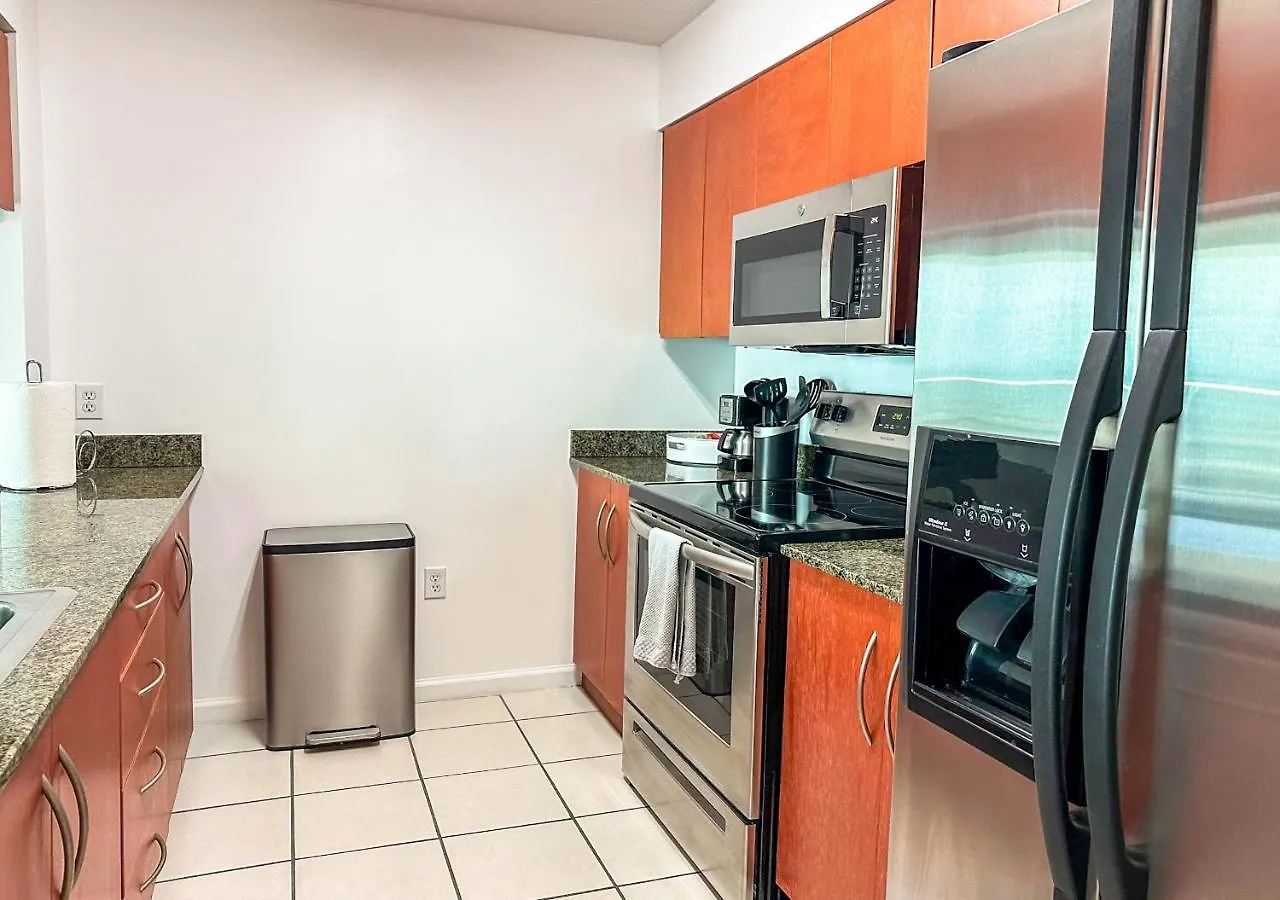 Star Yellow Brickell Apartment