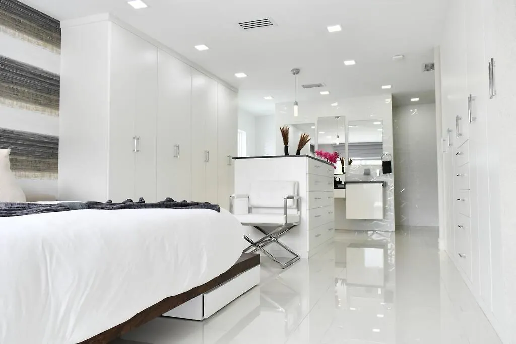 Luxurious With Bbq, Hot Tub, Heated Pool & Wifi - L36 度假居