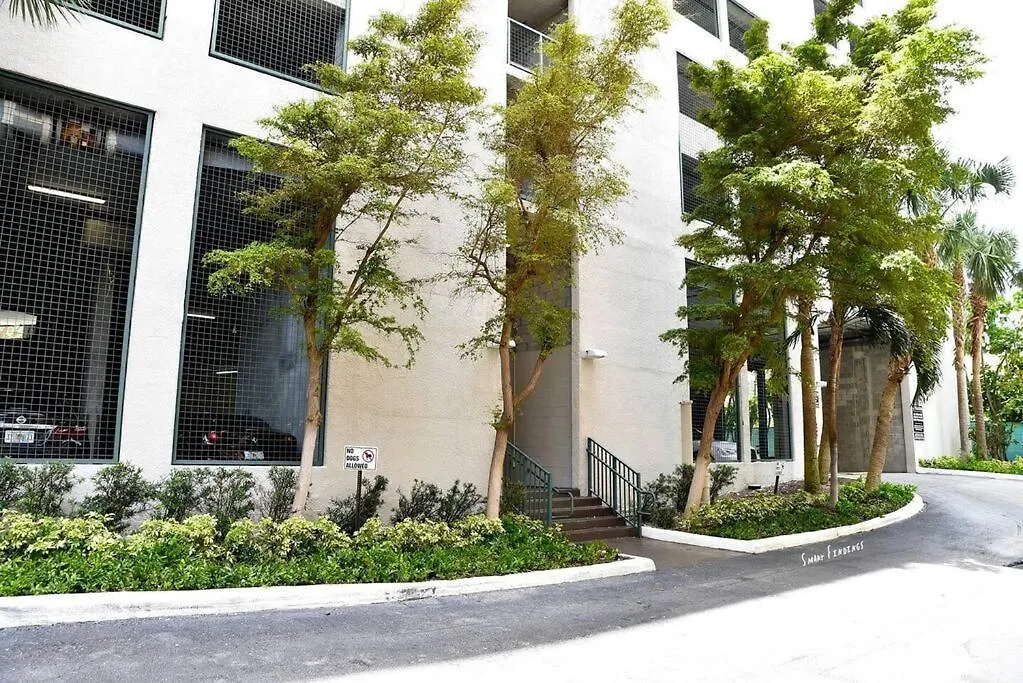 Relaxing In The Grove, Free Parking 迈阿密