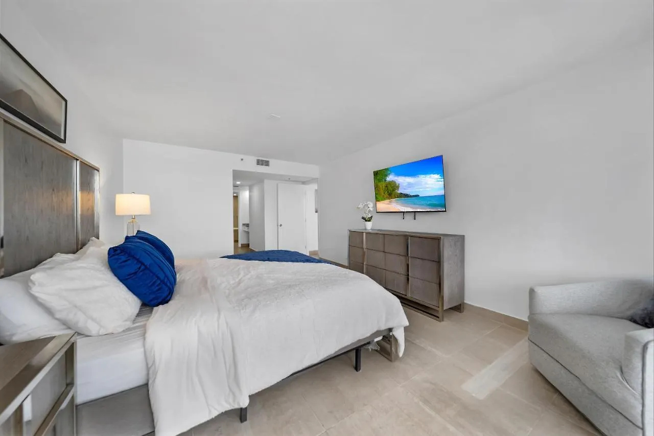 Sun Splash High Floor Apartment