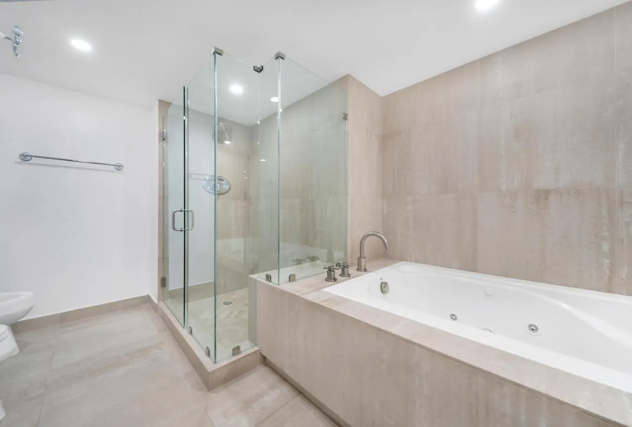 Sun Splash High Floor Apartment Miami
