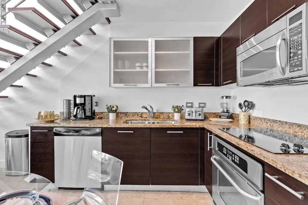 Elegant King Bedroom Loft * 迈阿密