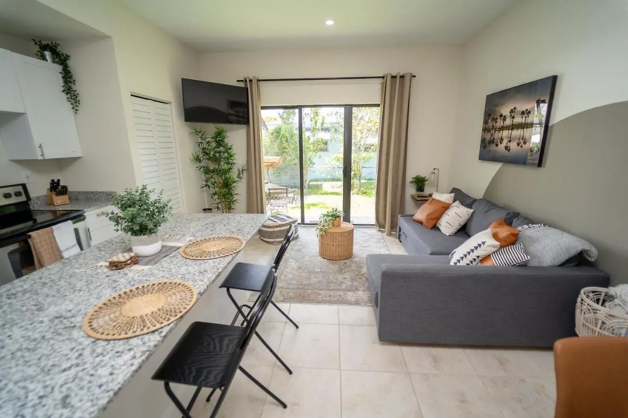Апартаменты Luxury Vacation! Next To Wynwood & Design District